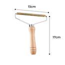 Brosse pour poils d'animaux en bois